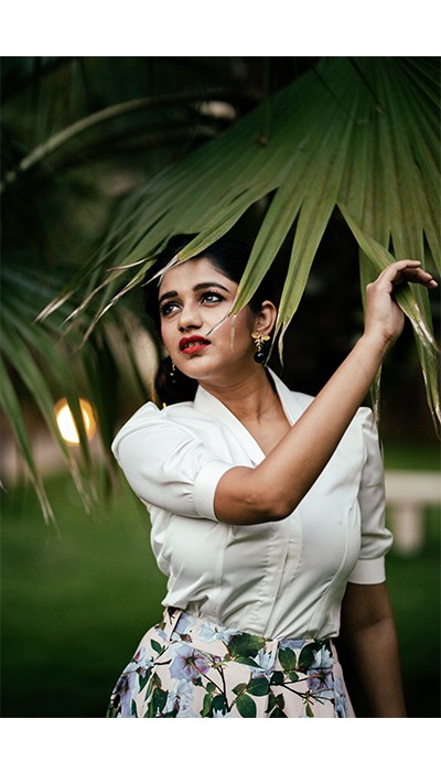 Old hollywood vintage inspired makeup, hair and outfit Sonal Agrawal Blogger